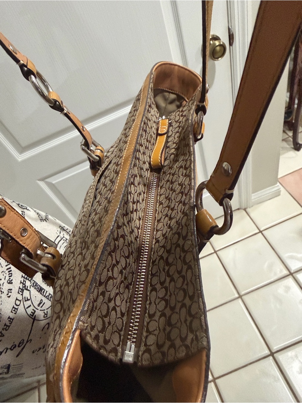 Authentic vintage Coach Signature Gallery Tote Bag khaki Brown w/tan leather - Picture 9 of 16